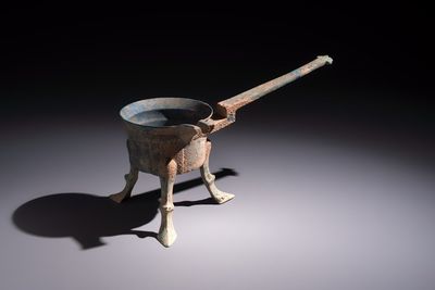 A Chinese archaic bronze food warming vessel, 'Jiao Dou 鐎斗', Han