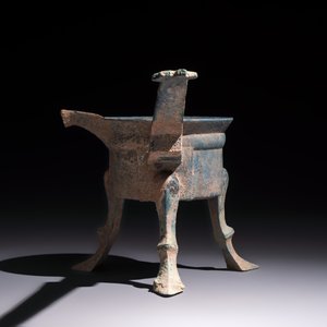 A Chinese archaic bronze food warming vessel, 'Jiao Dou 鐎斗', Han — foto 5