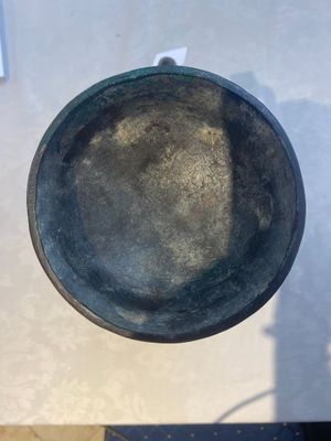 A Chinese archaic bronze inscribed wine vessel with scale design, 'hu 壺', Zhou — photo 24