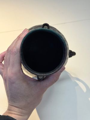 A Chinese archaic bronze inscribed wine vessel with scale design, 'hu 壺', Zhou — photo 7