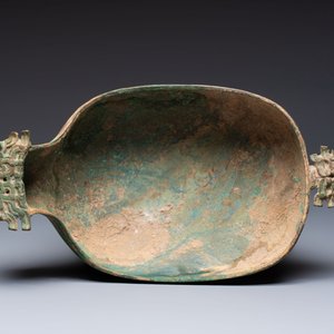 A Chinese archaic bronze pouring vessel, Yi 匜, Warring States period/Han — foto 6