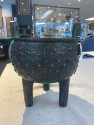 A Chinese archaic bronze ritual tripod food vessel, 'ding 鼎', Western Zhou — foto 22