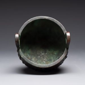 A Chinese archaic bronze ritual tripod food vessel, 'ding 鼎', Western Zhou — foto 5