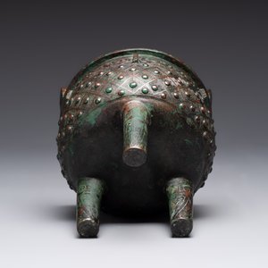 A Chinese archaic bronze ritual tripod food vessel, 'ding 鼎', Western Zhou — foto 6