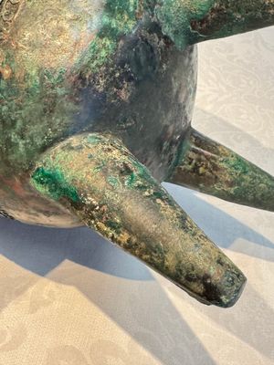 A Chinese archaic bronze ritual tripod food vessel, 'Li 鬲', early Shang — photo 11