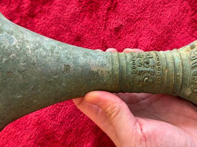 A Chinese archaic bronze ritual wine vessel, 'gu 觚', Shang — photo 15