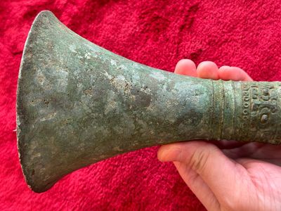 A Chinese archaic bronze ritual wine vessel, 'gu 觚', Shang — photo 18