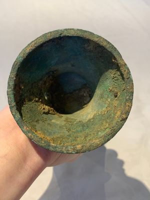 A Chinese archaic bronze ritual wine vessel, 'gu 觚', Shang — photo 6