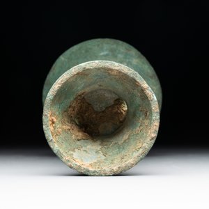 A Chinese archaic bronze ritual wine vessel, 'gu 觚', Shang — photo 6