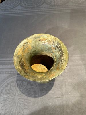 A Chinese archaic bronze ritual wine vessel with buffalo heads, 'zhi 觯', Western Zhou — photo 5