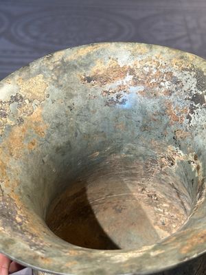 A Chinese archaic bronze ritual wine vessel with buffalo heads, 'zhi 觯', Western Zhou — photo 7