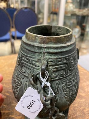 A Chinese archaic bronze ritual 'you' wine vessel and cover in Western Zhou-style, Ming — photo 13
