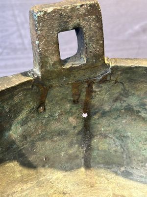 A Chinese archaic bronze tripod food vessel, 'ding 鼎', Han — foto 7