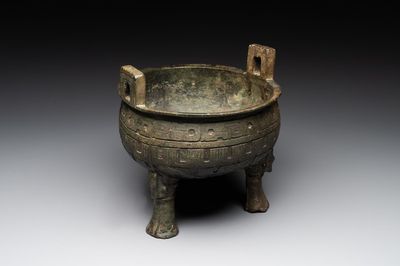 A Chinese archaic bronze tripod food vessel, 'ding 鼎', Han