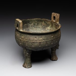 A Chinese archaic bronze tripod food vessel, 'ding 鼎', Han — foto 1