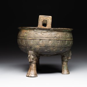 A Chinese archaic bronze tripod food vessel, 'ding 鼎', Han — foto 3