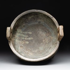 A Chinese archaic bronze tripod food vessel, 'ding 鼎', Han — foto 6
