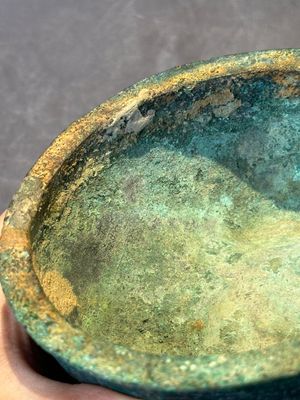 A Chinese archaic bronze tripod food vessel, 'li 鬲', late Western Zhou/early Eastern Zhou — foto 6