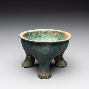 A Chinese archaic bronze tripod food vessel, 'li 鬲', late Western Zhou/early Eastern Zhou — foto 2