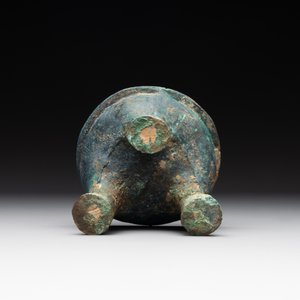 A Chinese archaic bronze tripod food vessel, 'li 鬲', late Western Zhou/early Eastern Zhou — foto 5