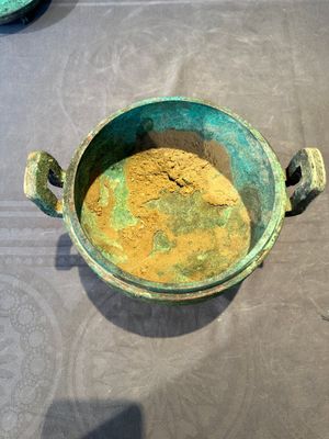 A Chinese archaic bronze tripod vessel and cover, 'ding 鼎', Eastern Zhou, Spring and Autumn period — photo 14