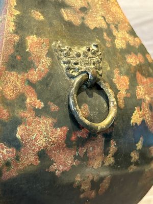 A Chinese archaic bronze vase with 'Taotie' handles, 'fang hu 方壺', Han — photo 12