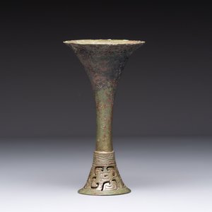 A Chinese archaic bronze wine vessel, 'gu 觚', early Shang — foto 3