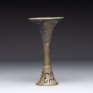 A Chinese archaic bronze wine vessel, 'gu 觚', early Shang — foto 4