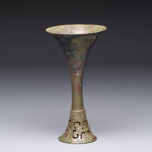 A Chinese archaic bronze wine vessel, 'gu 觚', early Shang — foto 5