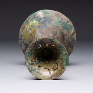 A Chinese archaic bronze wine vessel, 'gu 觚', early Shang — foto 7