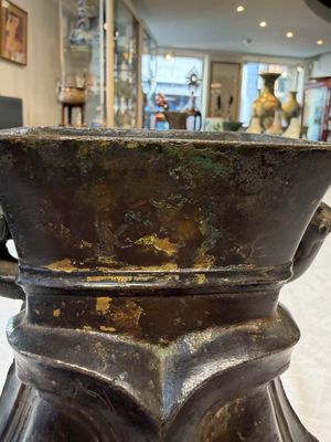 A Chinese archaic bronze wine vessel, 'Hu 壺', Ming — foto 11