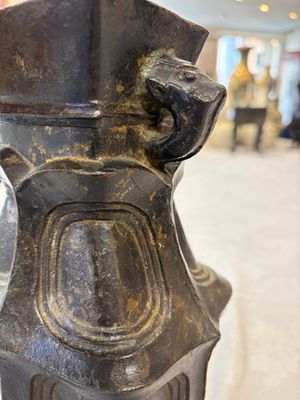 A Chinese archaic bronze wine vessel, 'Hu 壺', Ming — foto 6