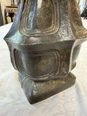 A Chinese archaic bronze wine vessel, 'Hu 壺', Ming — foto 8