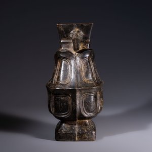 A Chinese archaic bronze wine vessel, 'Hu 壺', Ming — foto 3