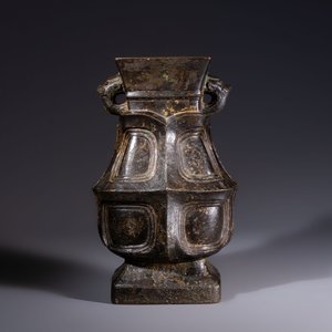 A Chinese archaic bronze wine vessel, 'Hu 壺', Ming — foto 4