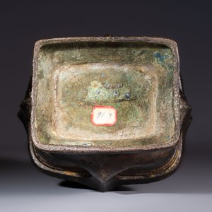 A Chinese archaic bronze wine vessel, 'Hu 壺', Ming — foto 7