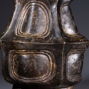 A Chinese archaic bronze wine vessel, 'Hu 壺', Ming — foto 10
