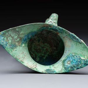 A Chinese archaic bronze wine vessel, Jiao 角, Shang/Zhou — photo 6