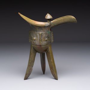 A Chinese archaic bronze wine vessel, 'jue 爵', late Shang — 照片 4