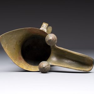 A Chinese archaic bronze wine vessel, 'jue 爵', late Shang — 照片 6