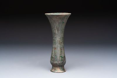 A Chinese archaic bronze wine vessel with phoenix design, Zhi 觯, Zhou