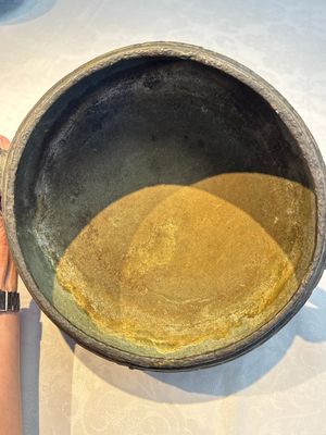 A Chinese archaic ritual tripod food vessel with Taotie design, 'Gui 簋', Western Zhou — photo 10