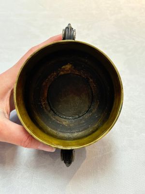 A Chinese archaistic bronze censer with a wooden cover, Xuande mark, 19th C. — foto 6