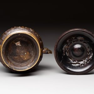 A Chinese archaistic bronze censer with a wooden cover, Xuande mark, 19th C. — foto 6