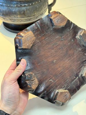 A Chinese archaistic bronze censer with 'Chilong' and 'Lingzhi' handles on wooden stand, Zhou Wang Bo Zuo Bao Ding 周王伯作寶鼎 mark, Yuan/Ming — photo 19