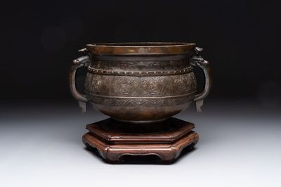 A Chinese archaistic bronze censer with 'Chilong' and 'Lingzhi' handles on wooden stand, Zhou Wang Bo Zuo Bao Ding 周王伯作寶鼎 mark, Yuan/Ming