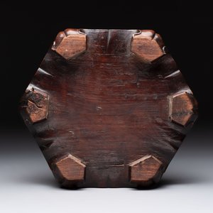 A Chinese archaistic bronze censer with 'Chilong' and 'Lingzhi' handles on wooden stand, Zhou Wang Bo Zuo Bao Ding 周王伯作寶鼎 mark, Yuan/Ming — photo 9