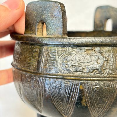 A Chinese archaistic bronze ding-form tripod censer — photo 7