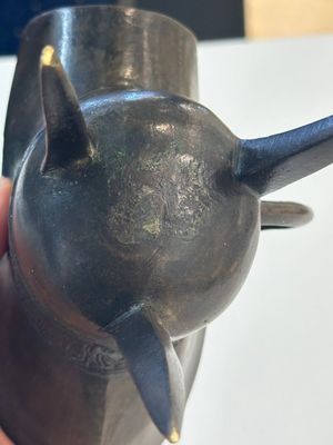 A Chinese archaistic bronze ritual wine vessel, 'jue 爵', 17/18th C. — photo 9