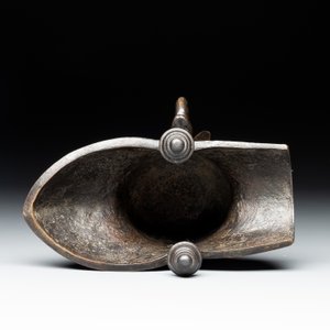 A Chinese archaistic bronze ritual wine vessel, 'jue 爵', 17/18th C. — photo 6